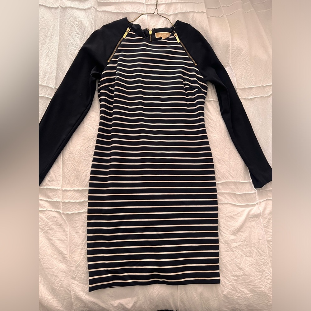 Short long sleeve dress